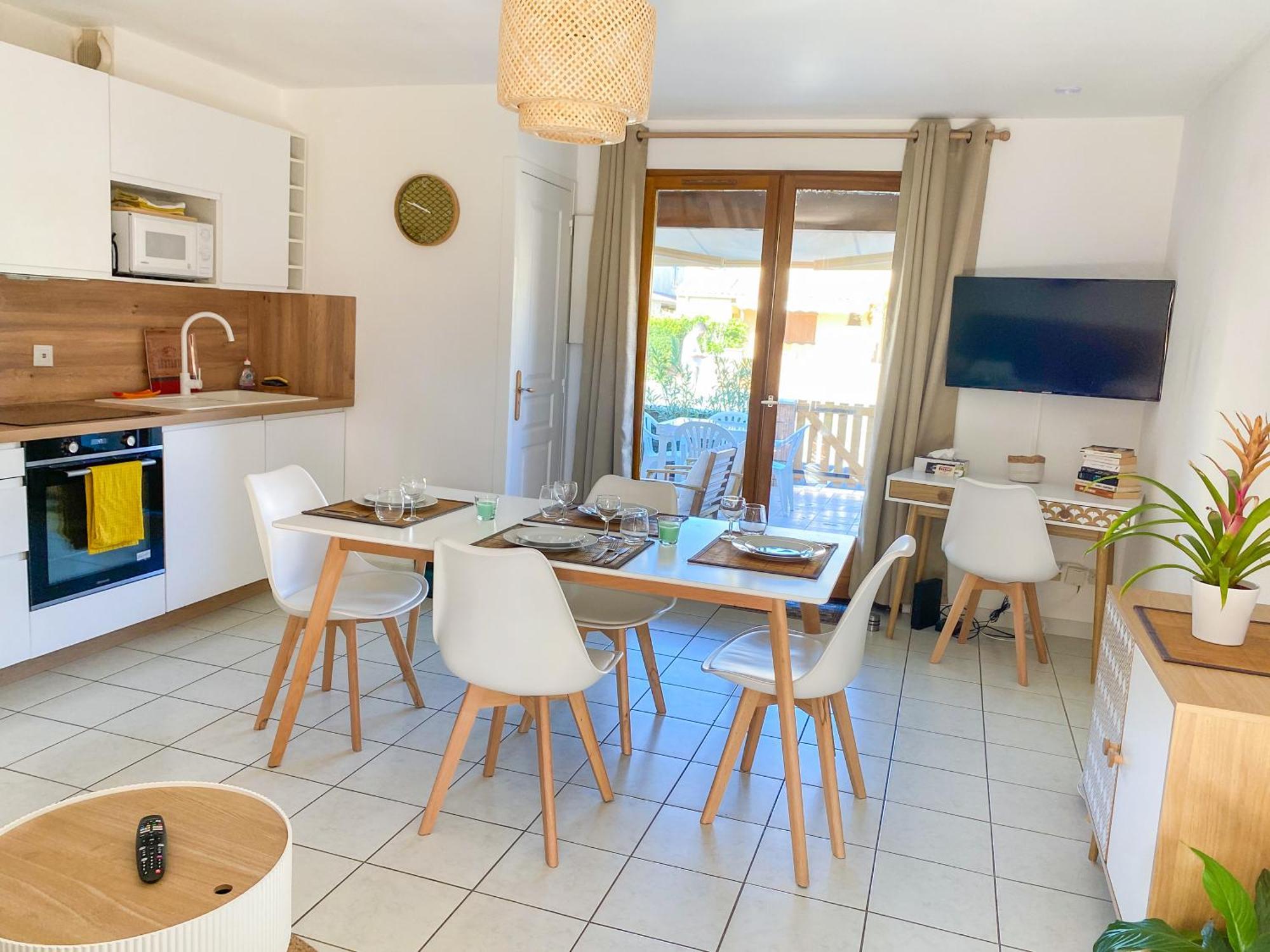 Maison Bord De En Résidence Avec Piscine