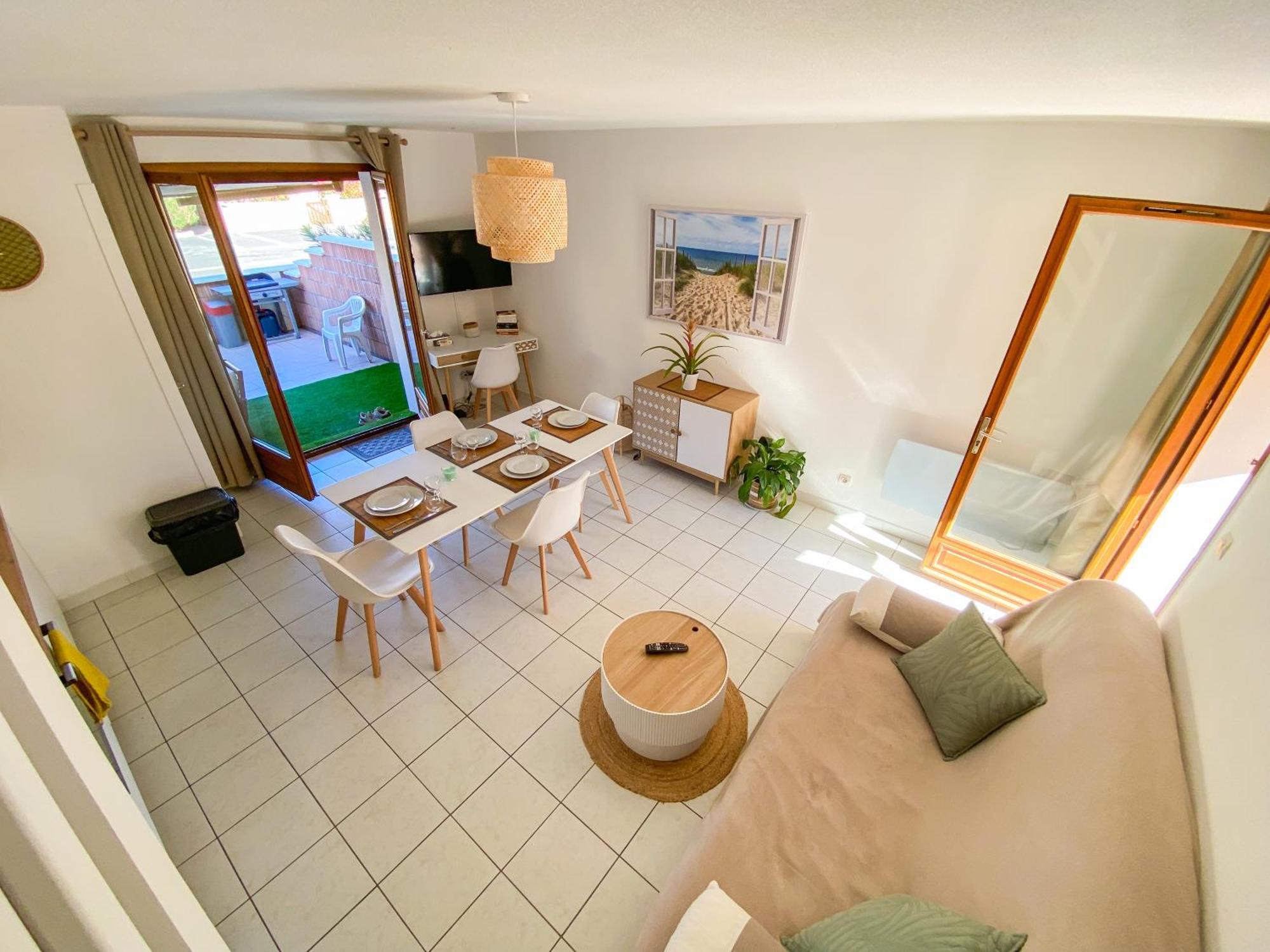 Maison Bord De En Résidence Avec Piscine Hébergement de vacances *
